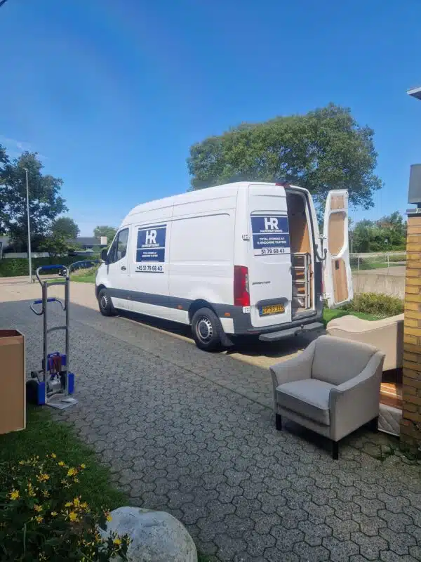 Hamers rydning bil på opgave